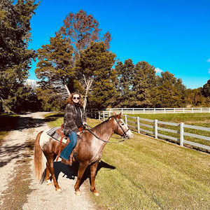 Meet your Posher, Halie